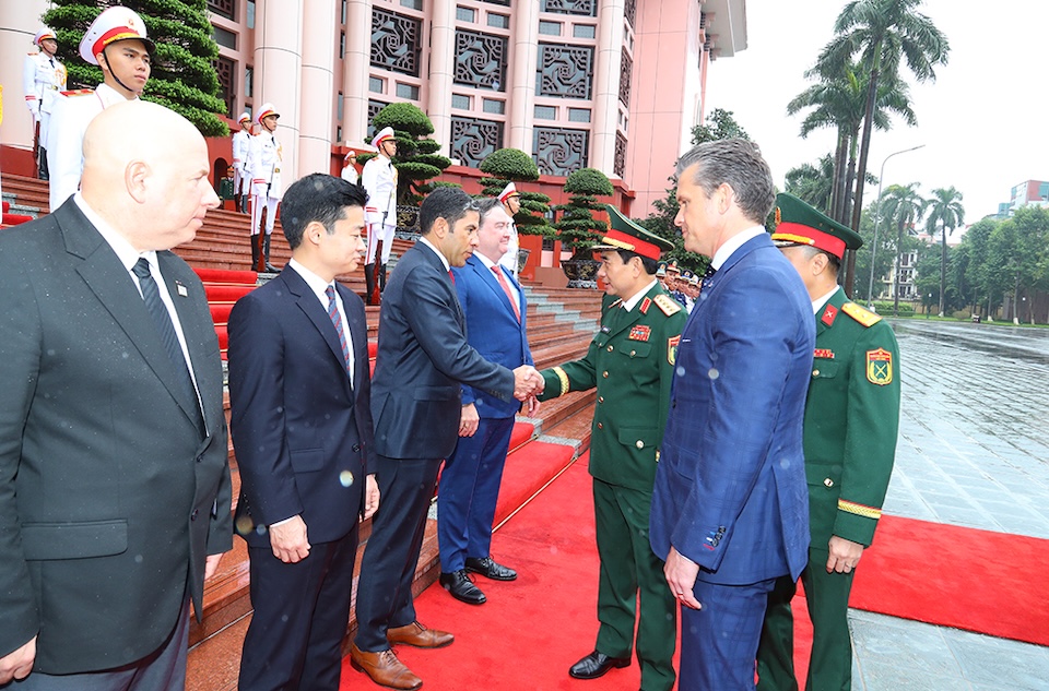 Bộ trưởng Chiến tranh Hoa Kỳ Pete Hegseth giới thiệu đoàn đại biểu cấp cao Hoa Kỳ.