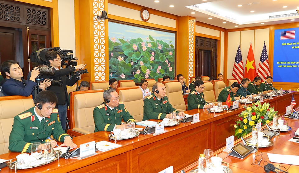 Các đại biểu tham dự hội đàm.