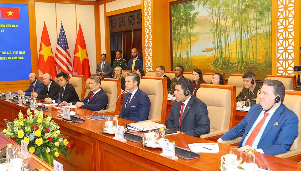 Các đại biểu tham dự hội đàm.